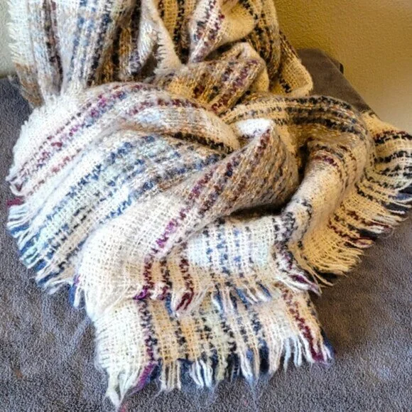 Extra Long Artisan Hand Loomed Scarf - Picture 4 of 4